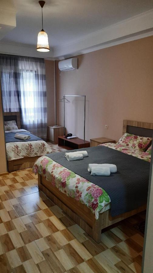 Hotel Central Кутаиси Екстериор снимка