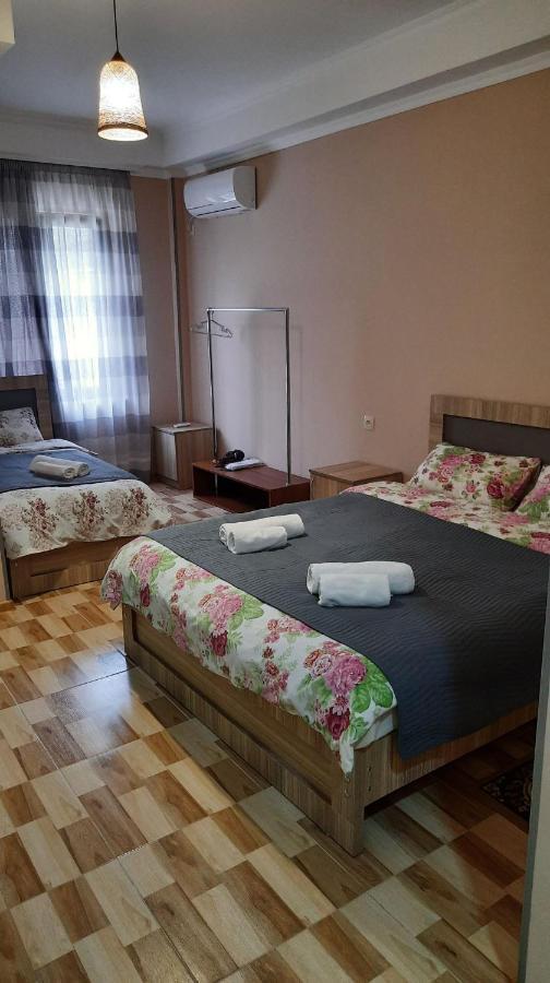 Hotel Central Кутаиси Екстериор снимка