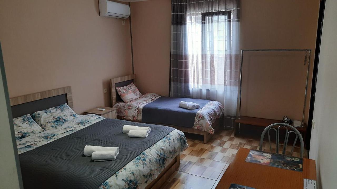 Hotel Central Кутаиси Екстериор снимка