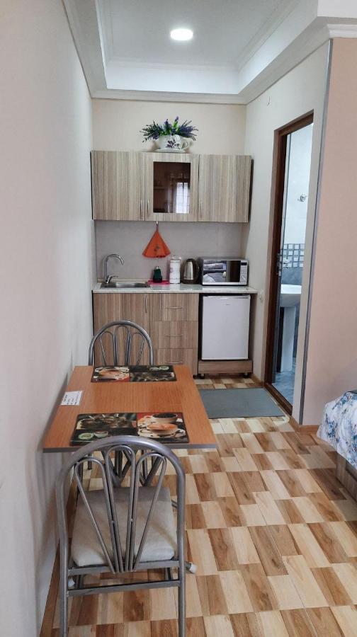 Hotel Central Кутаиси Екстериор снимка