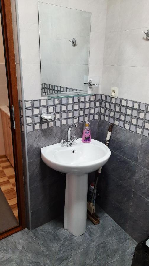 Hotel Central Кутаиси Екстериор снимка
