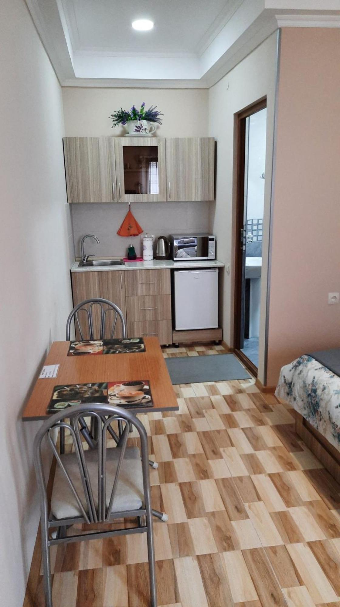 Hotel Central Кутаиси Екстериор снимка