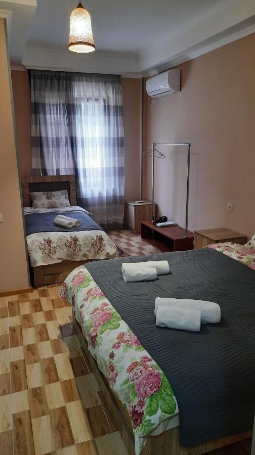 Hotel Central Кутаиси Екстериор снимка