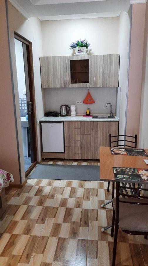 Hotel Central Кутаиси Екстериор снимка