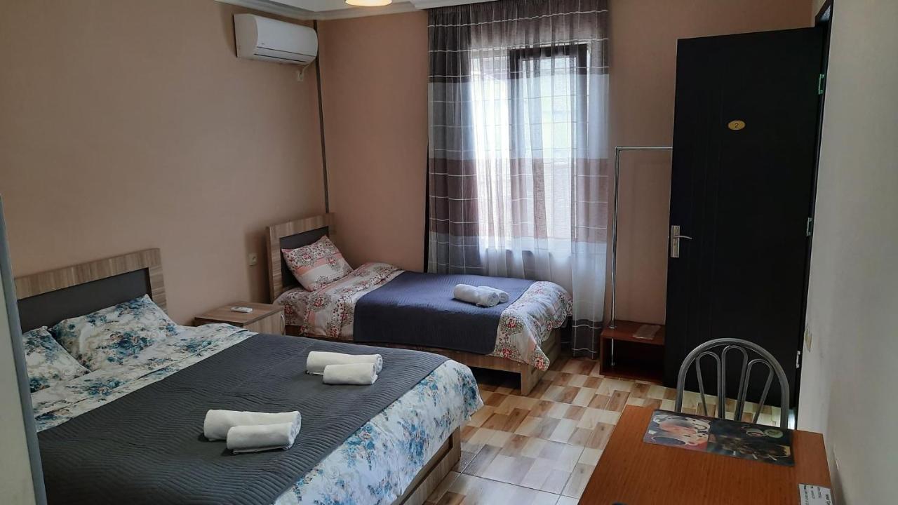 Hotel Central Кутаиси Екстериор снимка